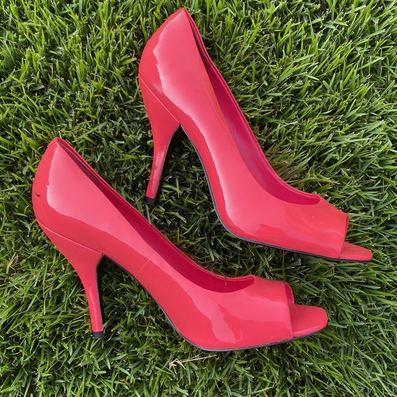 PROM Barbie Pink BCBGeneration peep toe shiny heels size 9B - Picture 3 of 7